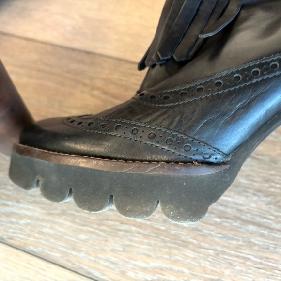 Gorgeous black boots! - Picture 4 of 16